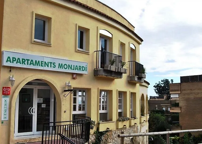 Apartamentos AR Monjardi